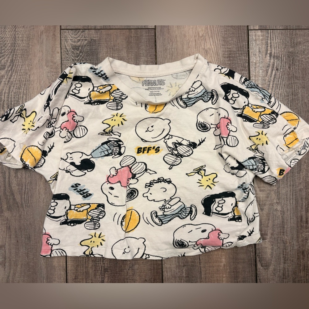 Peanuts teen White and Yellow Graphic Tee